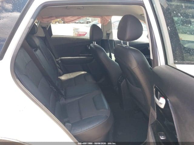 2017 KIA NIRO EX 8