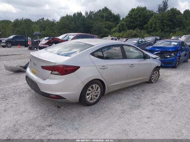 2019 HYUNDAI ELANTRA SE 4