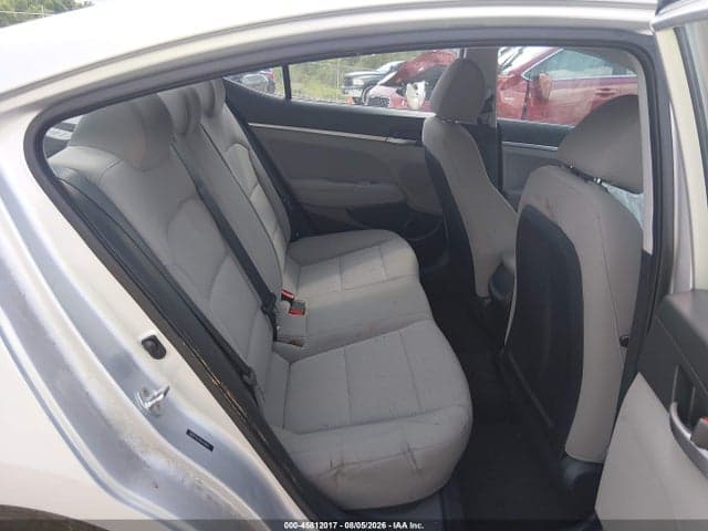 2019 HYUNDAI ELANTRA SE 8