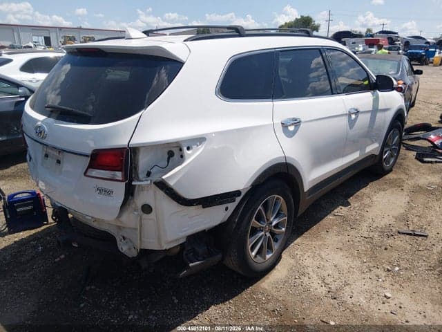 2017 HYUNDAI SANTA FE SE 4