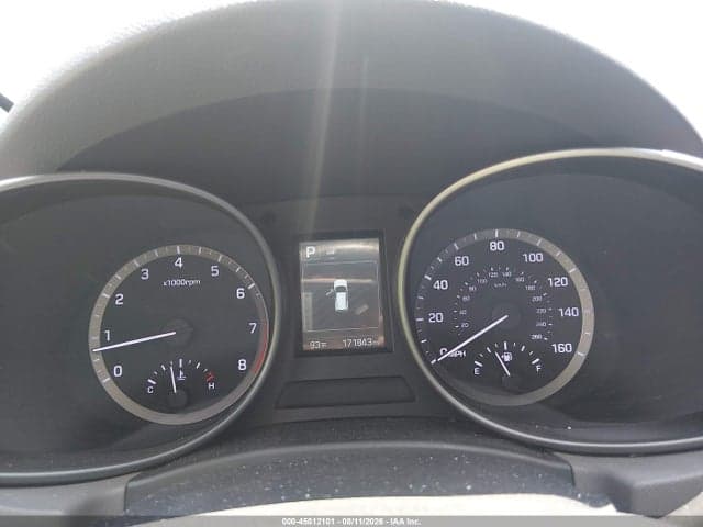 2017 HYUNDAI SANTA FE SE 7