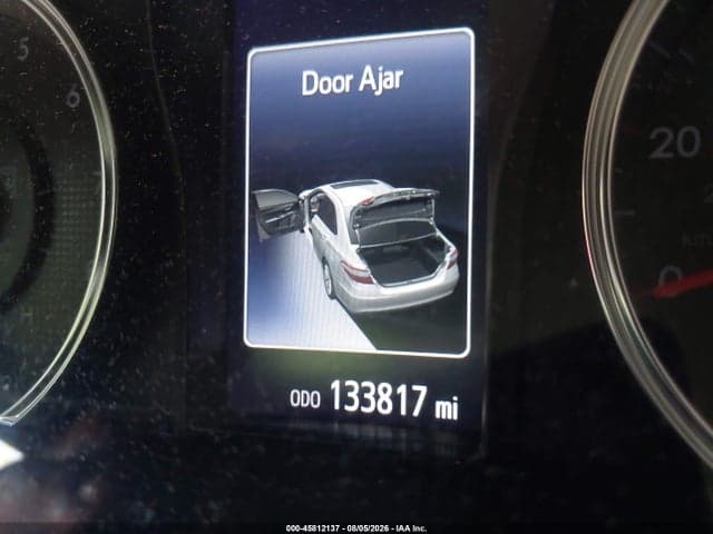 2017 TOYOTA CAMRY SE 14