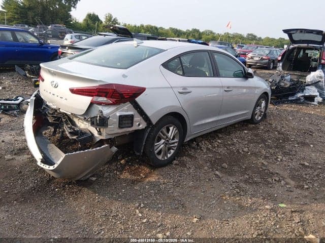 2020 HYUNDAI ELANTRA SEL 4