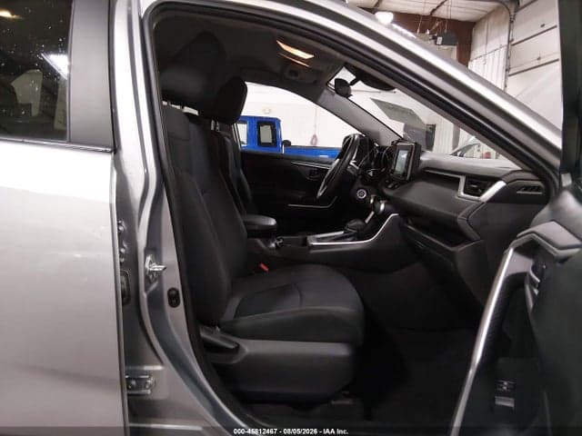 2020 TOYOTA RAV4 LE 5