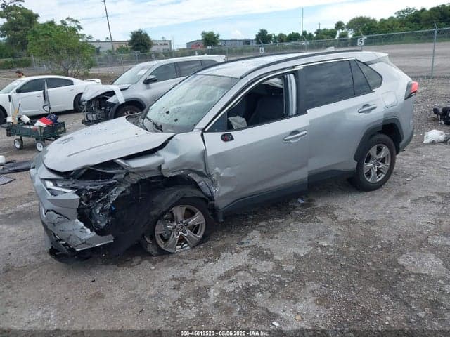 2025 TOYOTA RAV4 XLE 2