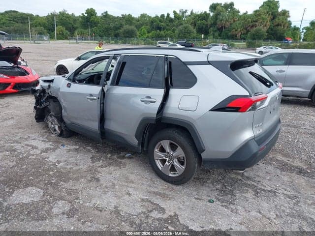 2025 TOYOTA RAV4 XLE 3