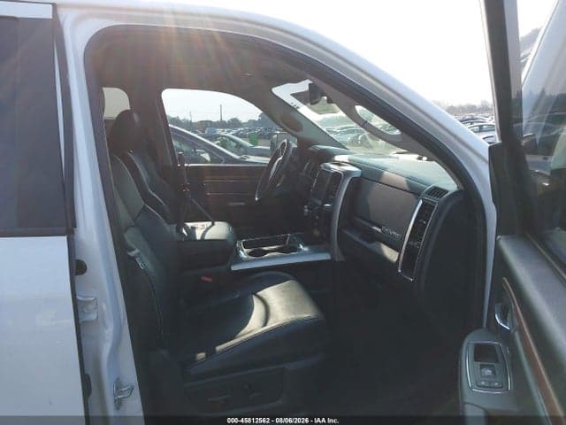 2017 RAM 1500 LARAMIE 4X4 6'4 BOX 5