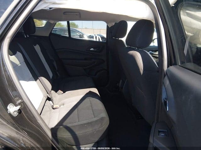 2025 CHEVROLET TRAX FWD LS 8