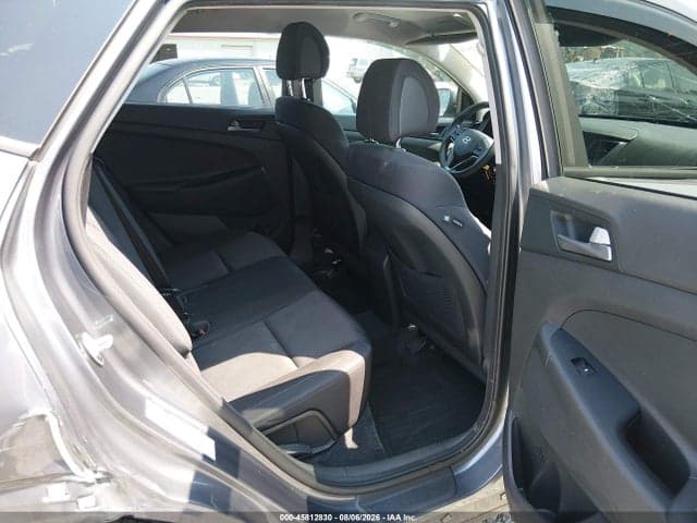 2017 HYUNDAI TUCSON SE 19