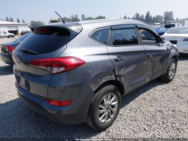 2017 HYUNDAI TUCSON SE 4