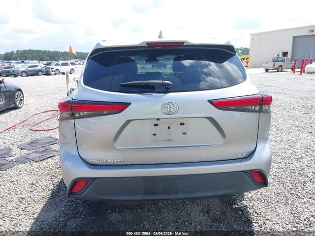 2021 TOYOTA HIGHLANDER XLE 16