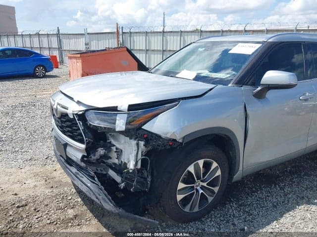 2021 TOYOTA HIGHLANDER XLE 6