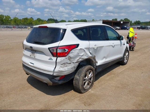 2017 FORD ESCAPE SE 4