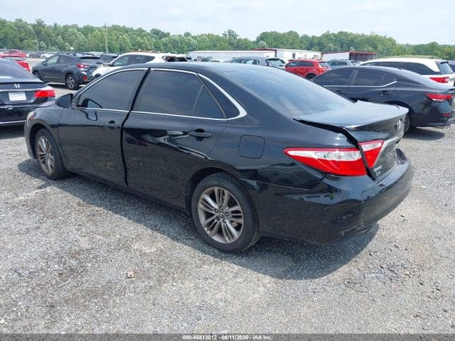 2017 TOYOTA CAMRY SE 3