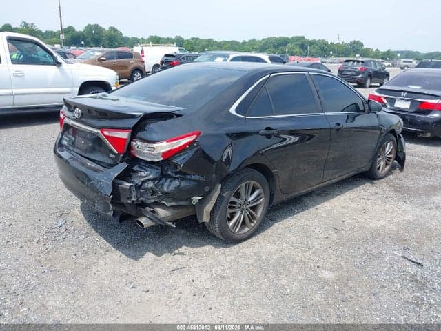 2017 TOYOTA CAMRY SE 4
