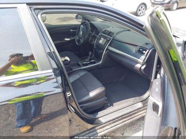 2017 TOYOTA CAMRY SE 5