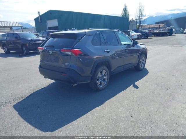 2023 TOYOTA RAV4 XLE 4