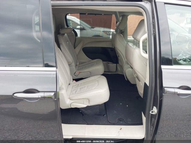 2018 CHRYSLER PACIFICA TOURING L 8