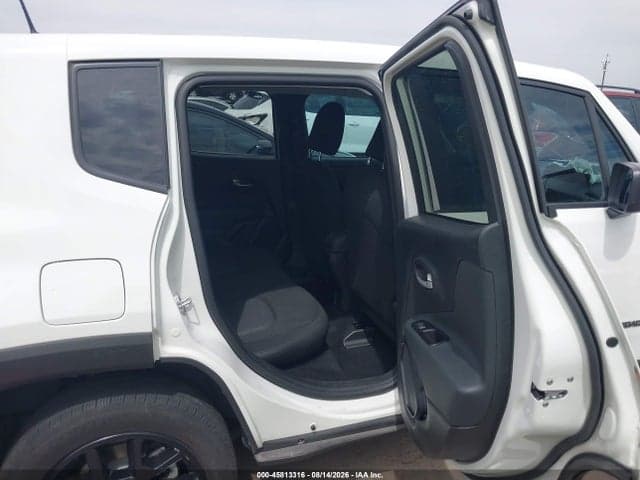 2023 JEEP RENEGADE LATITUDE 4X4 8
