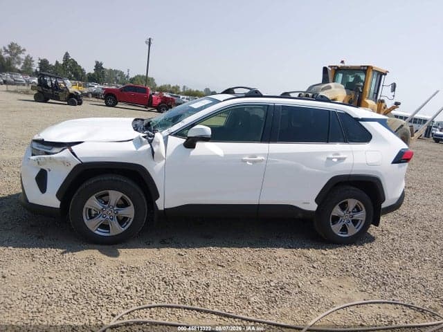2025 TOYOTA RAV4 HYBRID XLE 14
