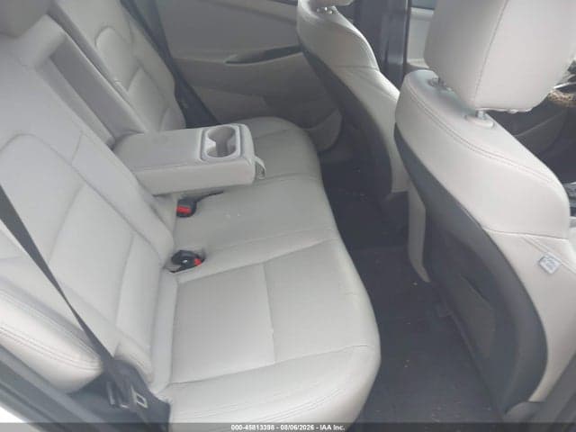 2020 HYUNDAI TUCSON SE 8