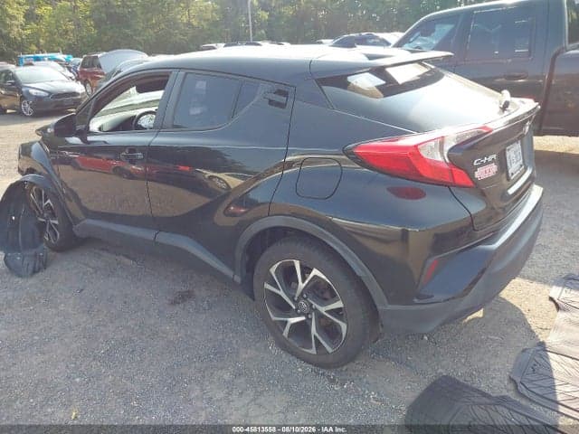 2018 TOYOTA C-HR XLE 3