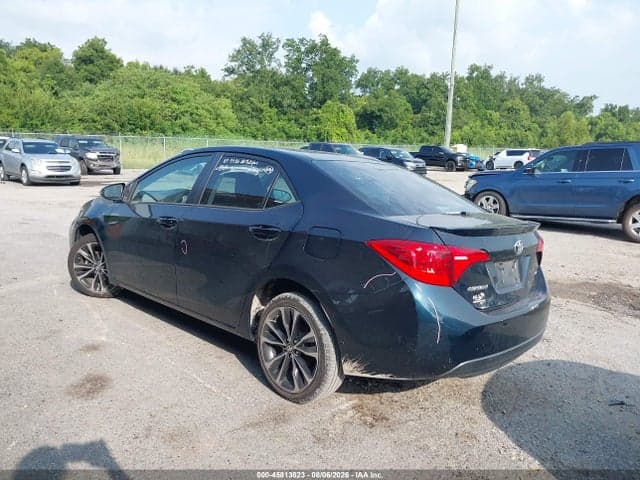 2017 TOYOTA COROLLA SE 3
