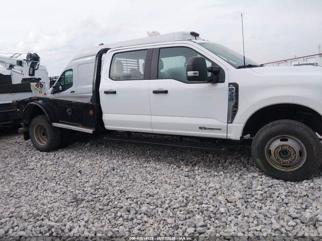 2025 FORD F-350 CHASSIS XL 13