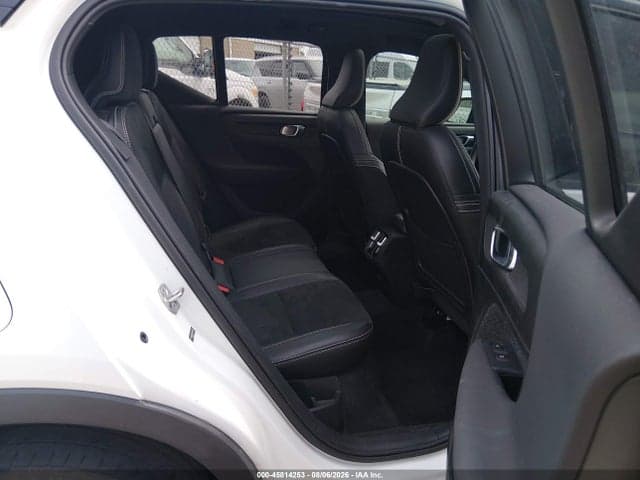 2019 VOLVO XC40 T5 R-DESIGN 8