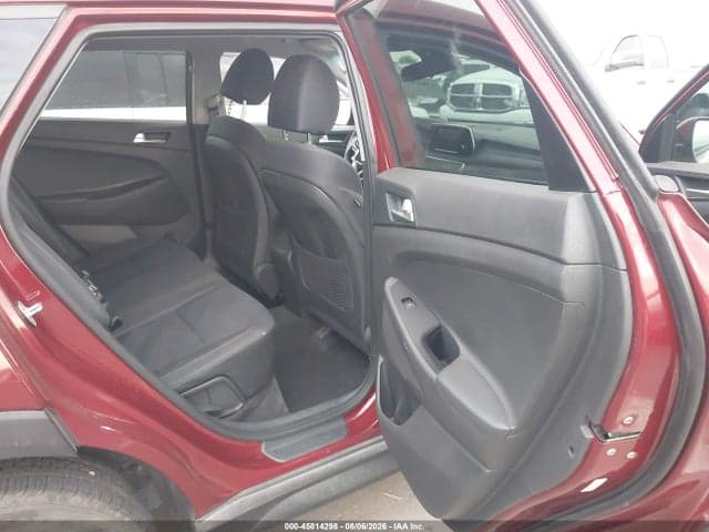 2020 HYUNDAI TUCSON SE 8
