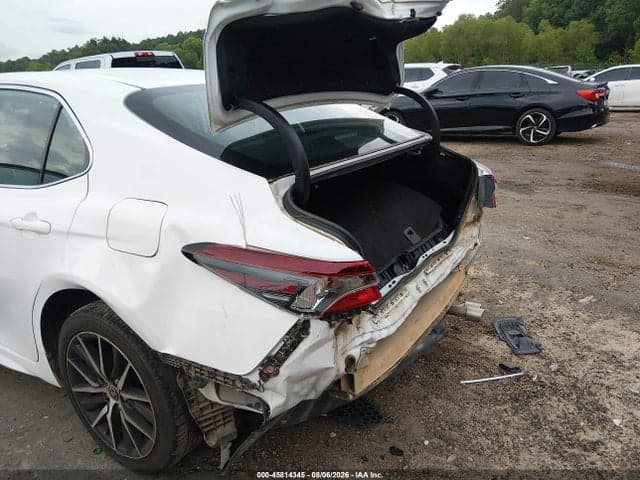 2021 TOYOTA CAMRY SE 6