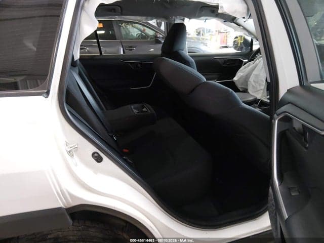 2020 TOYOTA RAV4 LE 8
