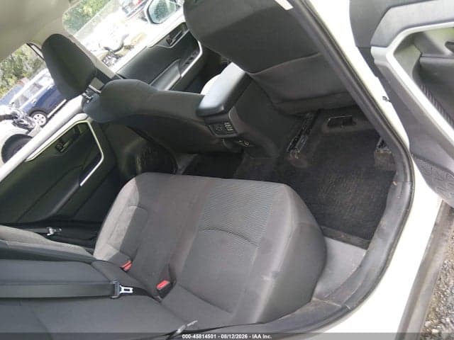 2025 TOYOTA RAV4 LE 8