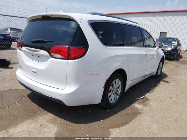 2018 CHRYSLER PACIFICA TOURING L 4