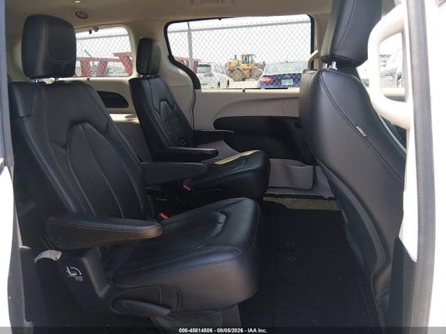 2018 CHRYSLER PACIFICA TOURING L 8