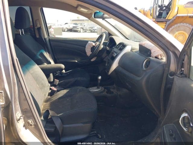 2017 NISSAN VERSA 1.6 SV 5