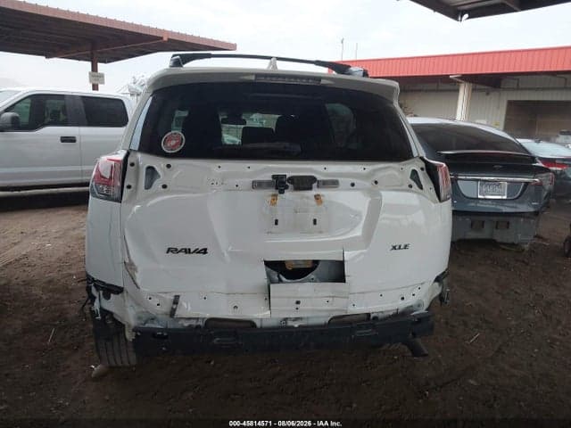 2018 TOYOTA RAV4 XLE 17