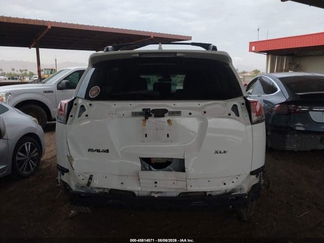 2018 TOYOTA RAV4 XLE 6