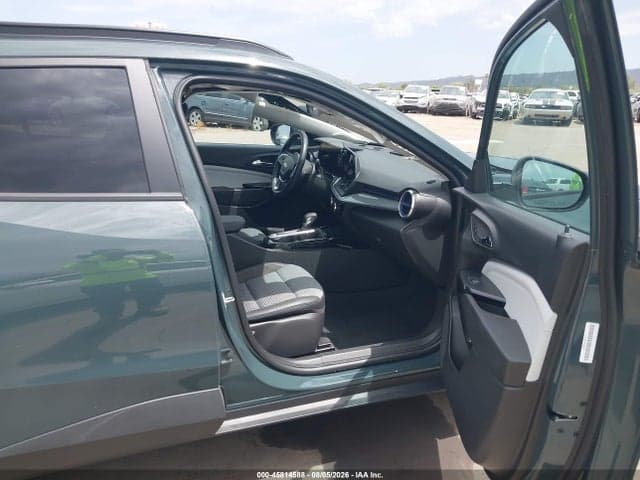 2025 CHEVROLET TRAX FWD LT 5