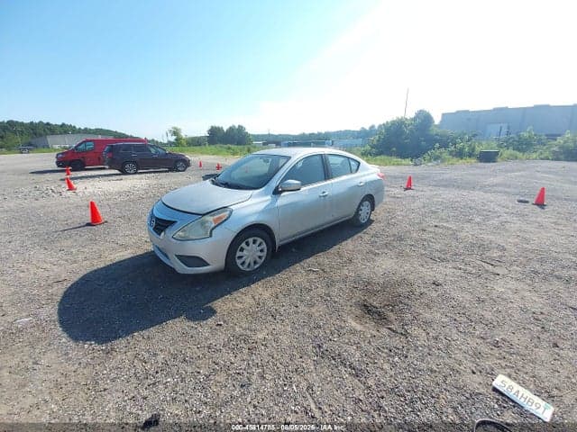 2018 NISSAN VERSA 1.6 SV 2