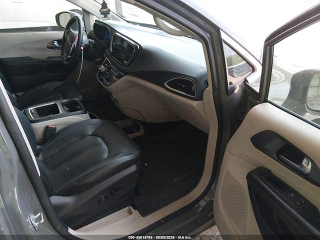 2022 CHRYSLER PACIFICA TOURING L 5