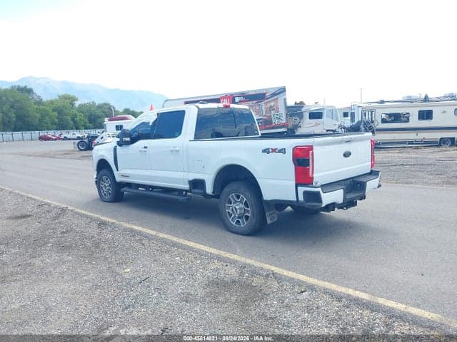 2025 FORD F-350 LARIAT 3