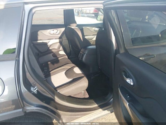 2018 JEEP CHEROKEE LATITUDE FWD 8
