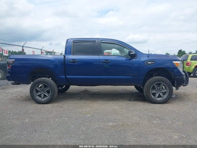 2017 NISSAN TITAN SL 13