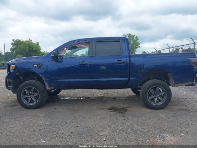 2017 NISSAN TITAN SL 14
