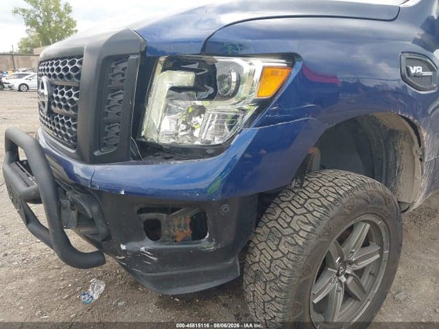 2017 NISSAN TITAN SL 6