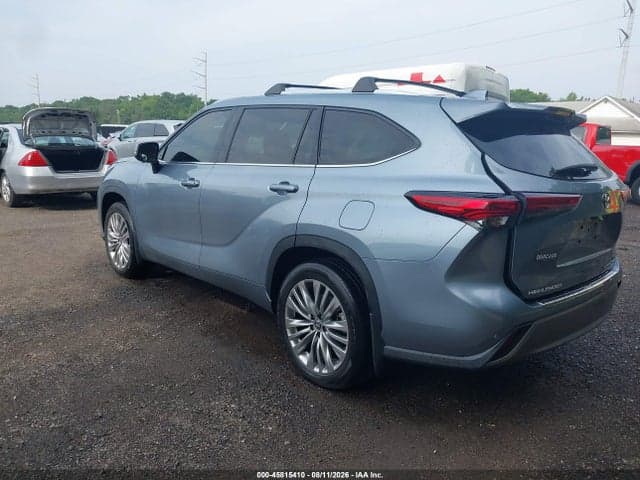 2023 TOYOTA HIGHLANDER PLATINUM 3
