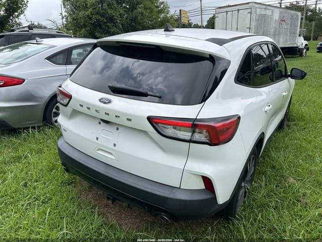2021 FORD ESCAPE SE 4