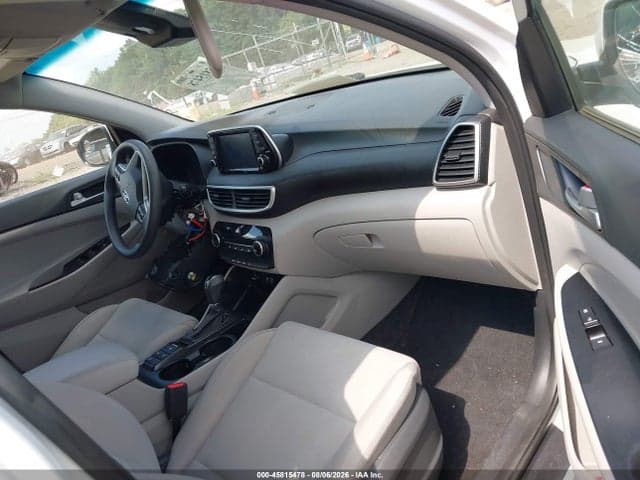 2020 HYUNDAI TUCSON SE 5
