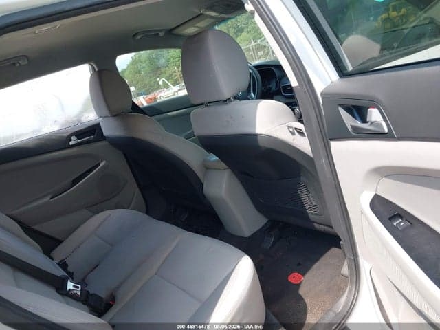 2020 HYUNDAI TUCSON SE 8